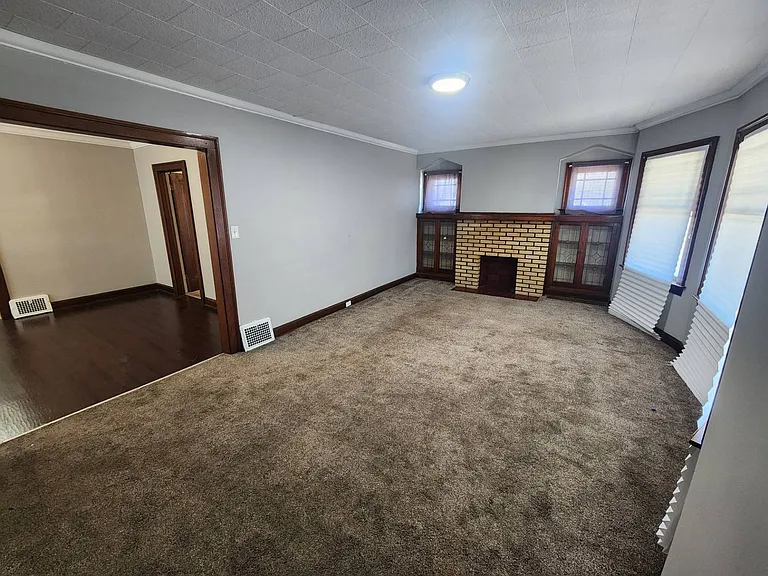 10109 Richland Ave — Photo 2