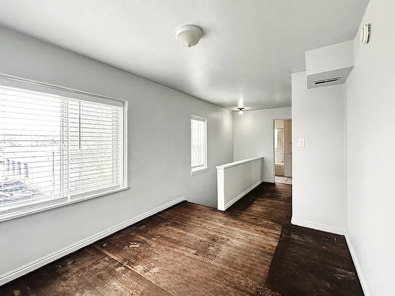 1333 N Main St — Photo 28