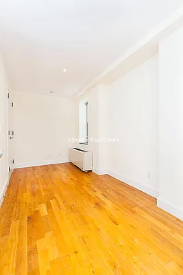 Rented by Mirador Real Estate | media 30