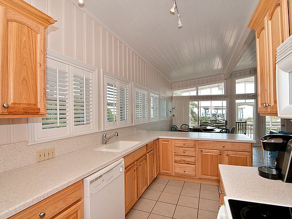 5th image of 114 Seaview Loop