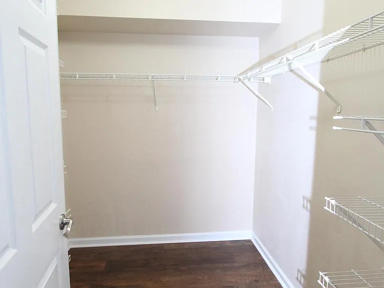 110 Biscayne Ct #8 — Photo 21