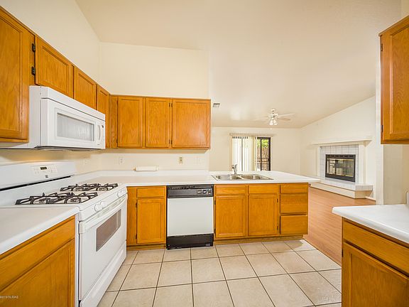 4th image of 2760 W Camino De La Caterva