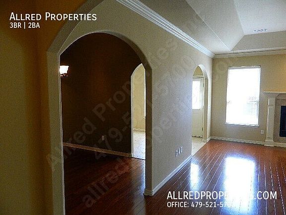 5th image of 2634 N Shadow Crest Dr