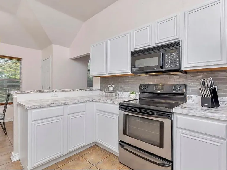 7817 Orland Park Cir — Photo 28