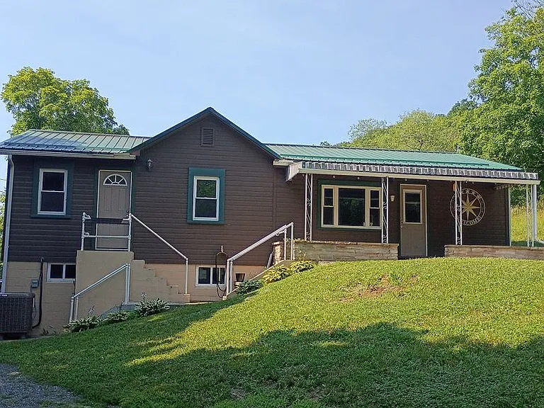 151 Shetland Dr — Photo 1