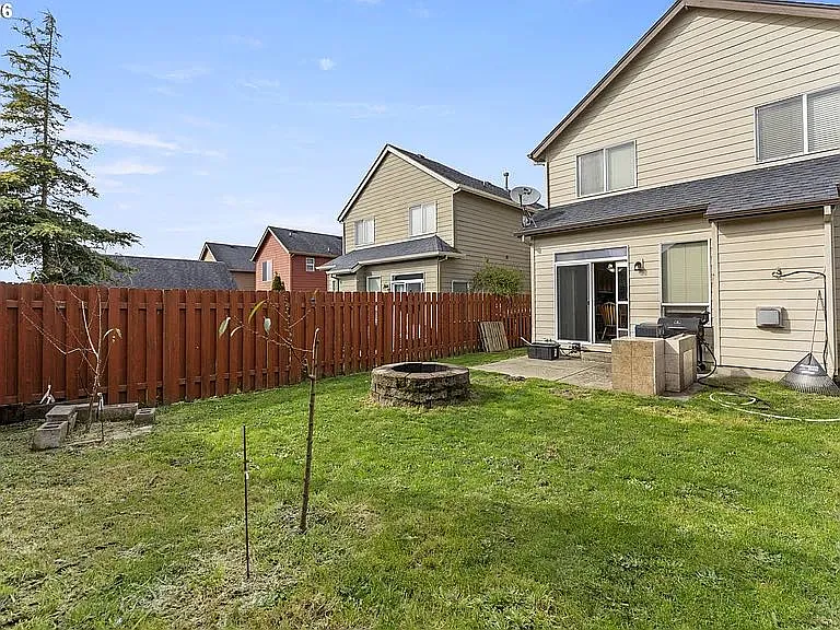 891 Kentucky Ave — Photo 7