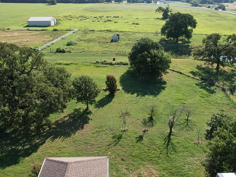 5700 FM 424 — Photo 7