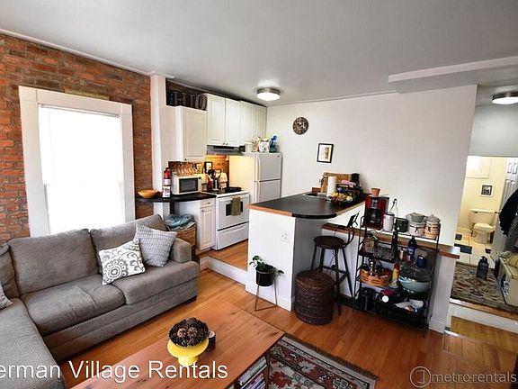 2nd image of 22 E Beck St #3677256