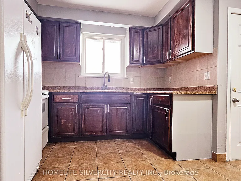 31 Windermere Ct #UPPER — Photo 9