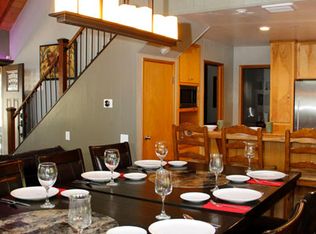 228 Burnt Mill Rd, Lake Arrowhead, CA 92352