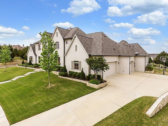 4th image of 729 Wilford Way
