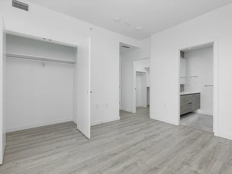 660 Quayside Dr #703 — Photo 9