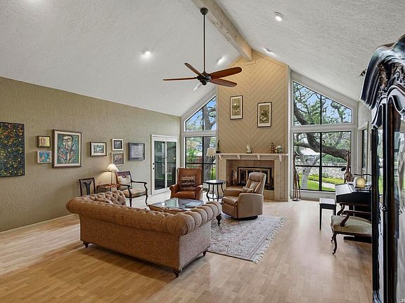 4th image of 2031 Encino Vista