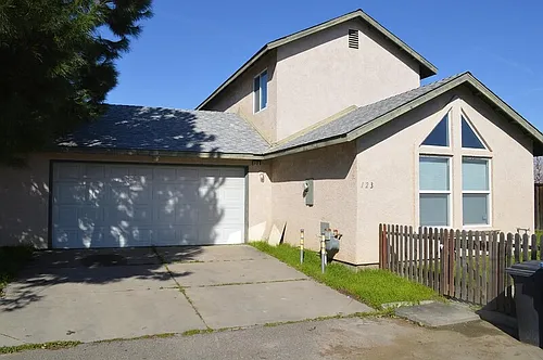 1055 Vermont Ave Photo 1