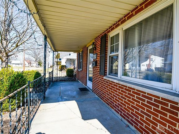 5th image of 3410 Oakmont Ave
