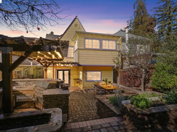 3340 Harrison St, Oakland, CA 94611