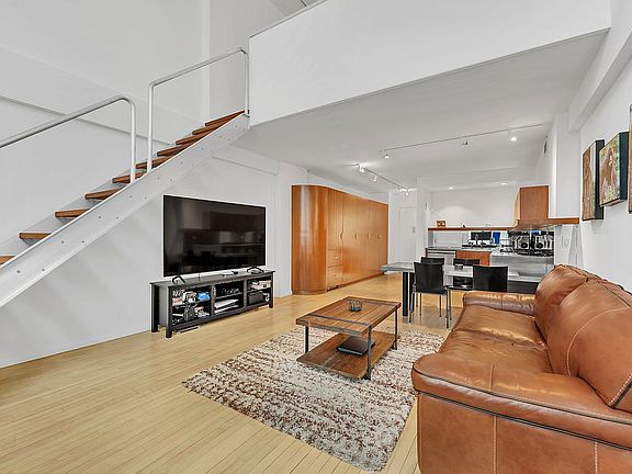 3rd image of 32 E 76th St APT 502