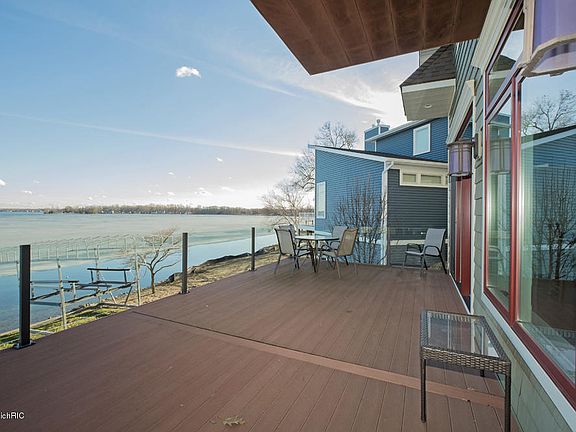 4th image of 2506 E Shore Dr