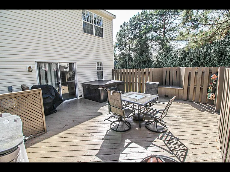 12928 Sickles Dr — Photo 3