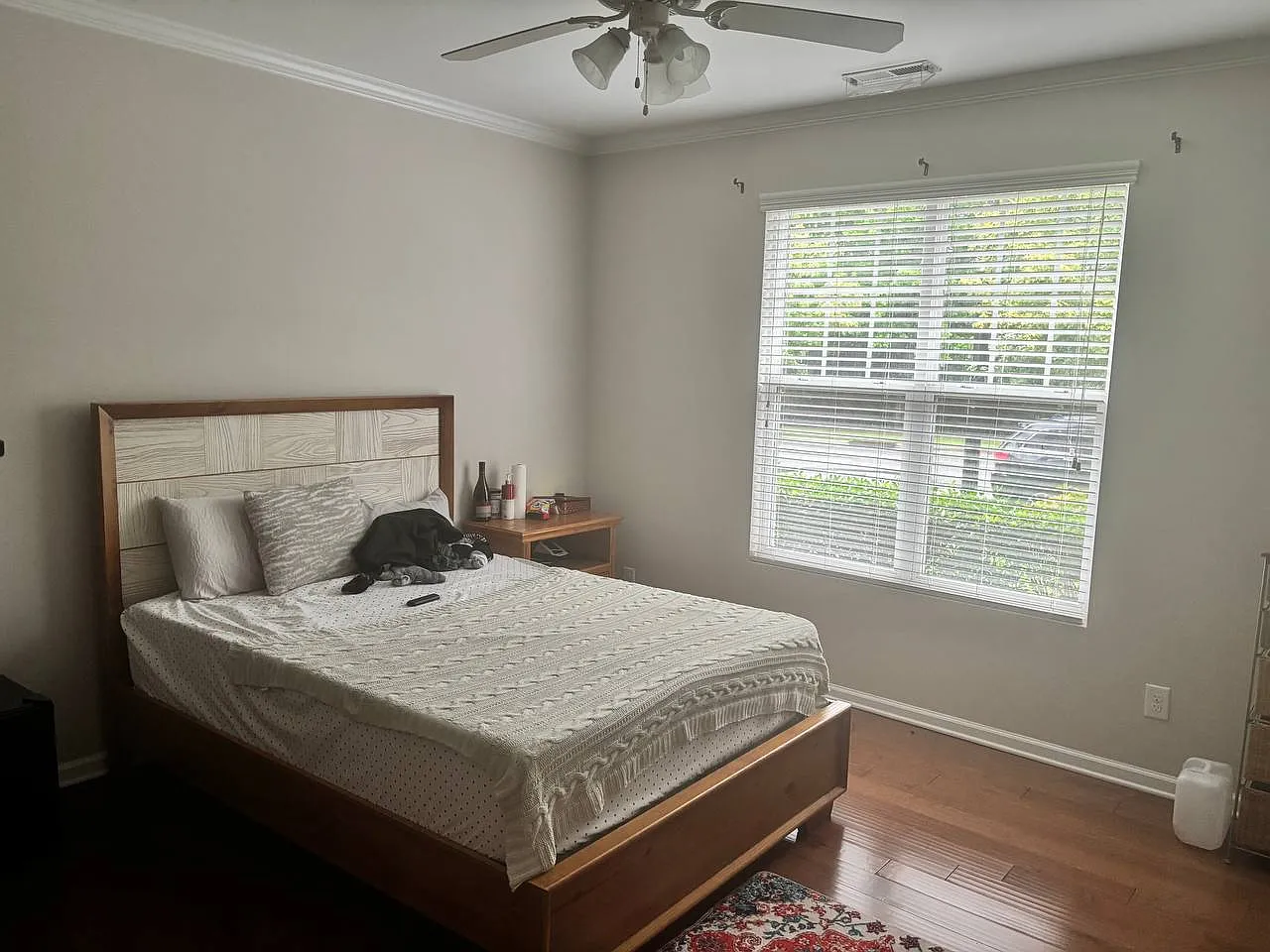 3 bed, 3.5 bath, 1760 sqft, $800 — Photo 2
