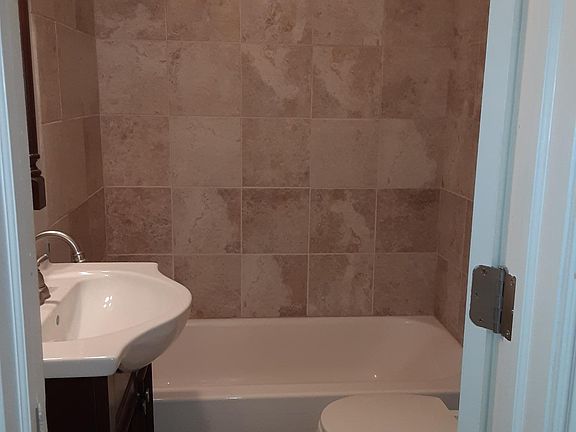 4th image of 1141 N Washington St APT 2