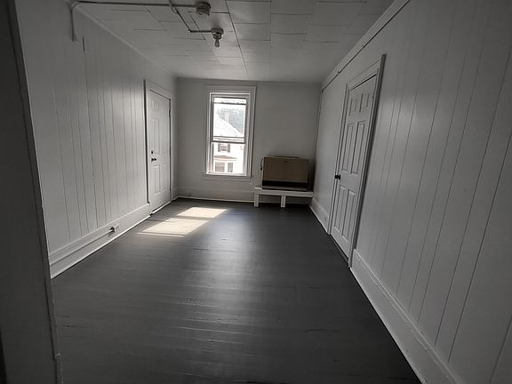 4th image of 47 Myrtle St APT 5