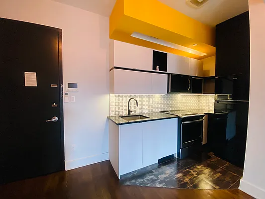 Rented by Pear NYC LLC | media 32