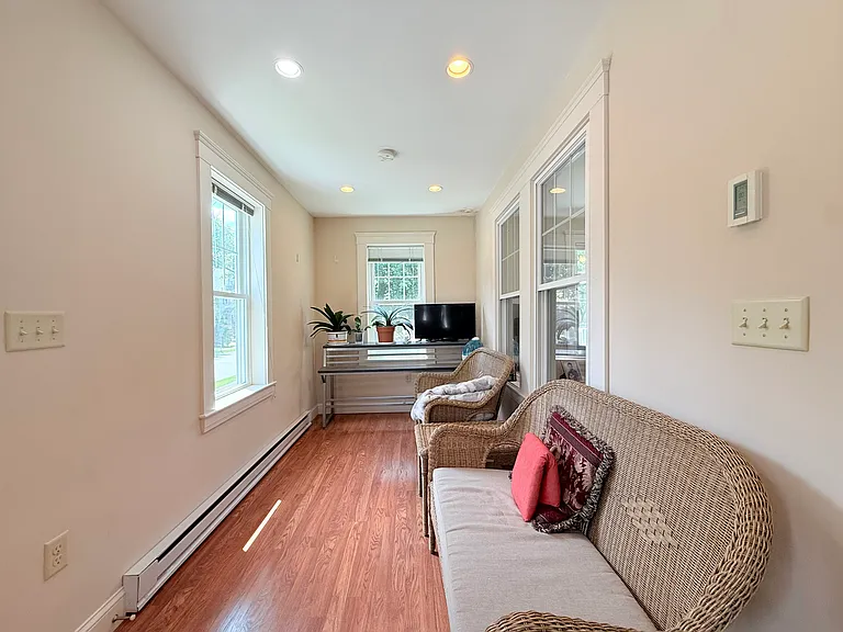 62 Plimpton Ave — Photo 4