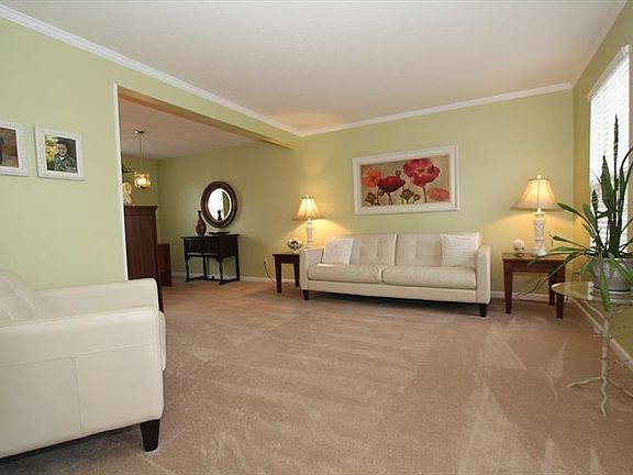 2nd image of 8222 Winters Ln