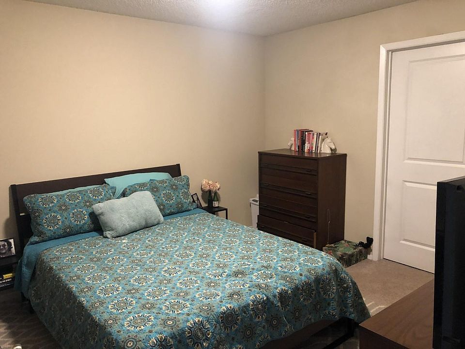 1st image of 8015 Woodway Oak Cir APT 517