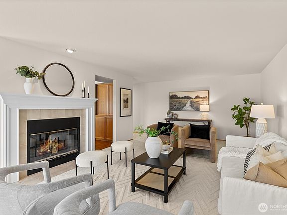 5th image of 233 3rd Avenue S #203