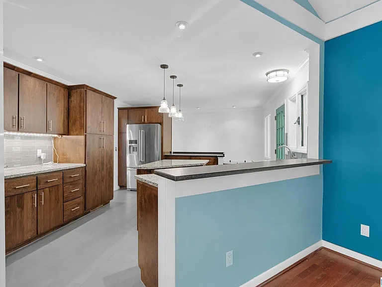 373 Laredo Dr — Photo 17