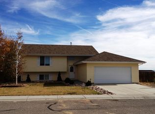 5301 Apache Cir, Bar Nunn, WY 82601