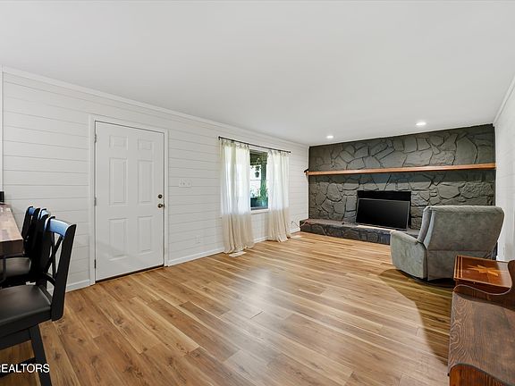 5th image of 5321 Roberts Rd