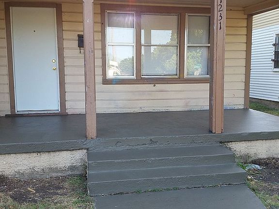 2nd image of 1231 Fernwood Ave