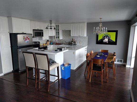 2nd image of 1740 Melrose Ave Unit 705
