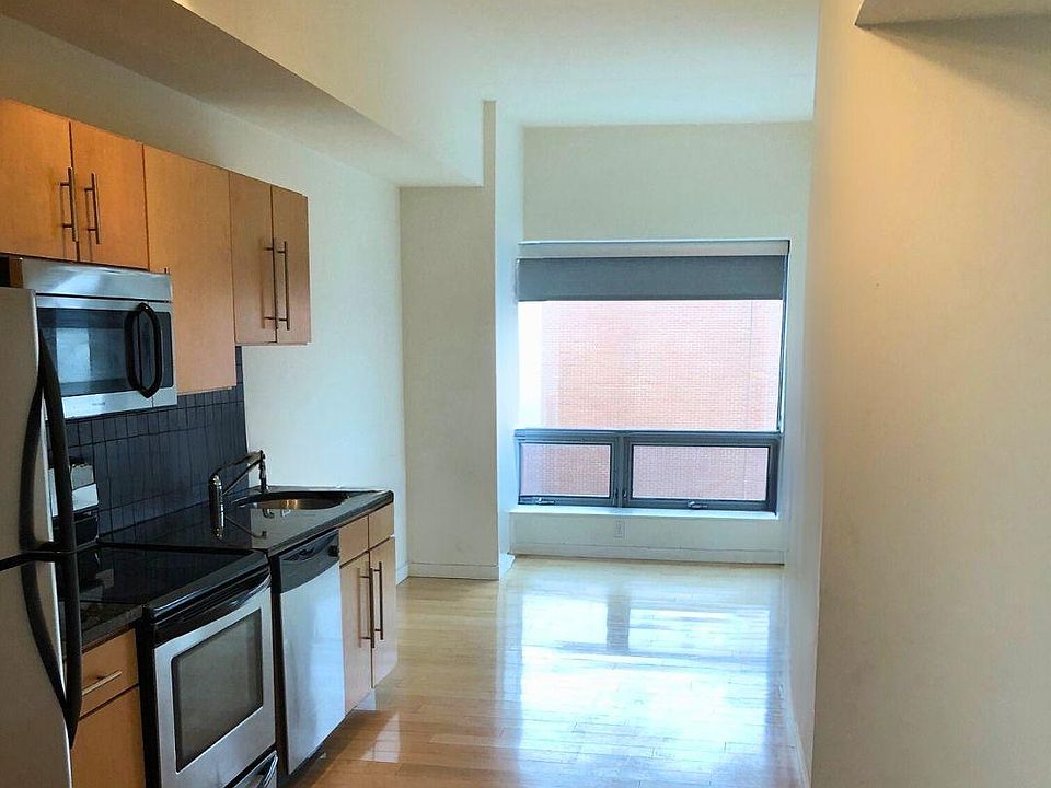 1st image of 68 Main St #712