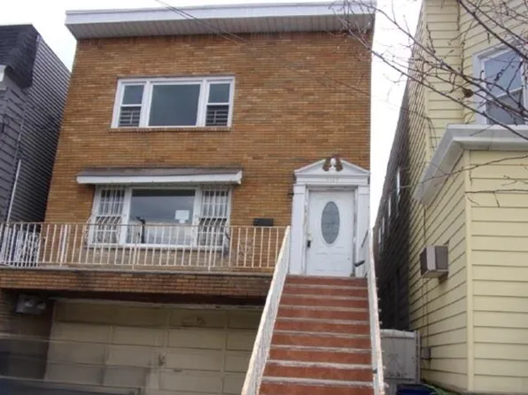 2107 Palisade Avenue image 1 of 12