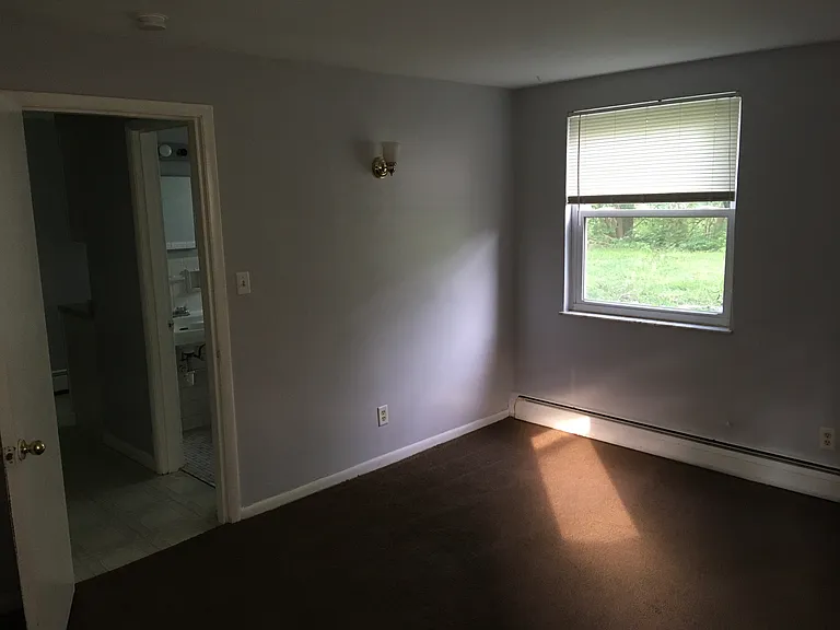 927 Mohawk Trl — Photo 3