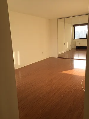 Rented by 280 Park Avenue South Realty | media 40