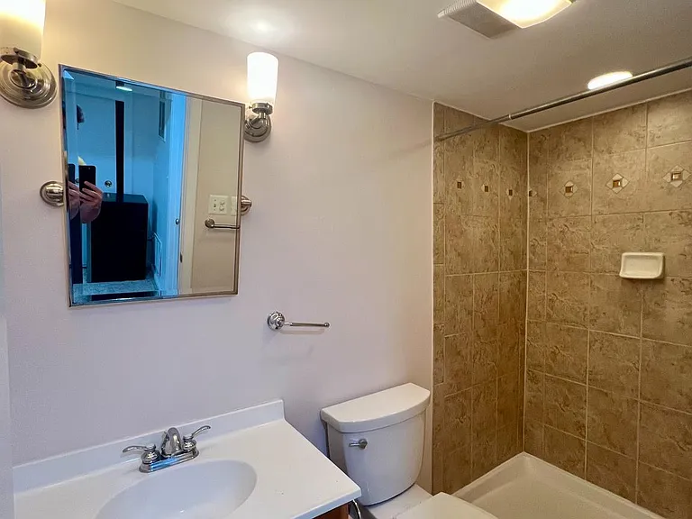 1008 Bashford Ln — Photo 17