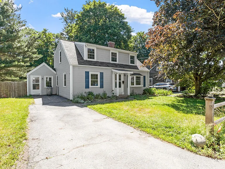 303 Central St — Photo 2