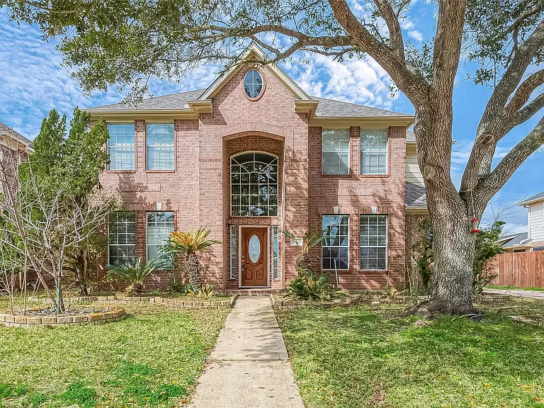 2422 Leanett Way — Photo 4
