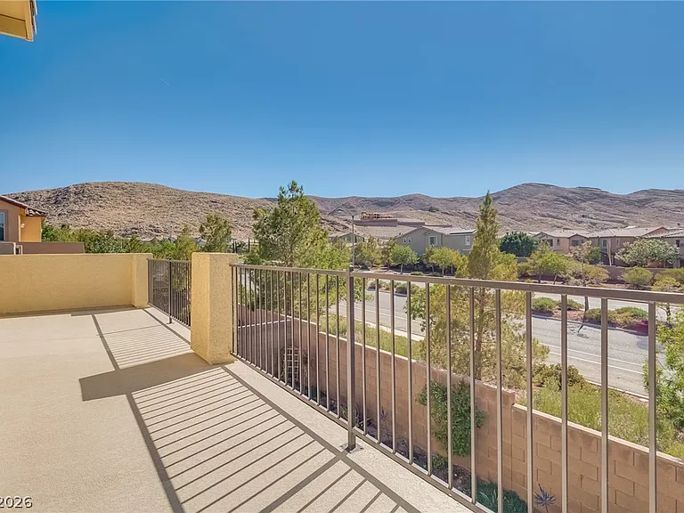 12321 Silvana St — Photo 32