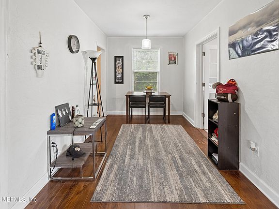 5th image of 137 W WASHINGTON Street