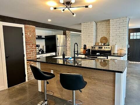 5th image of 4910 Saint Elmo Ave #B