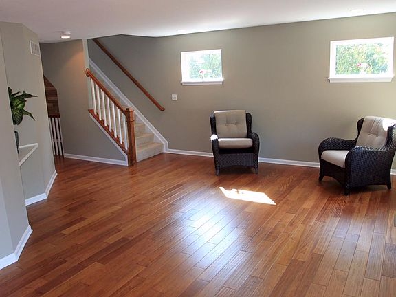 4th image of 3909 Lonsdale St