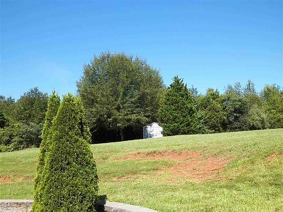 4th image of 338 Templeton Dr