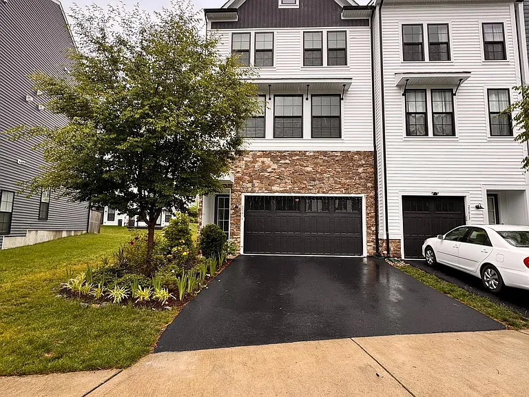 25419 Reed Orchard Ter — Photo 1