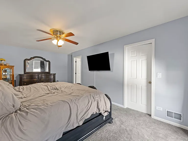 1274 Amaranth Dr — Photo 17
